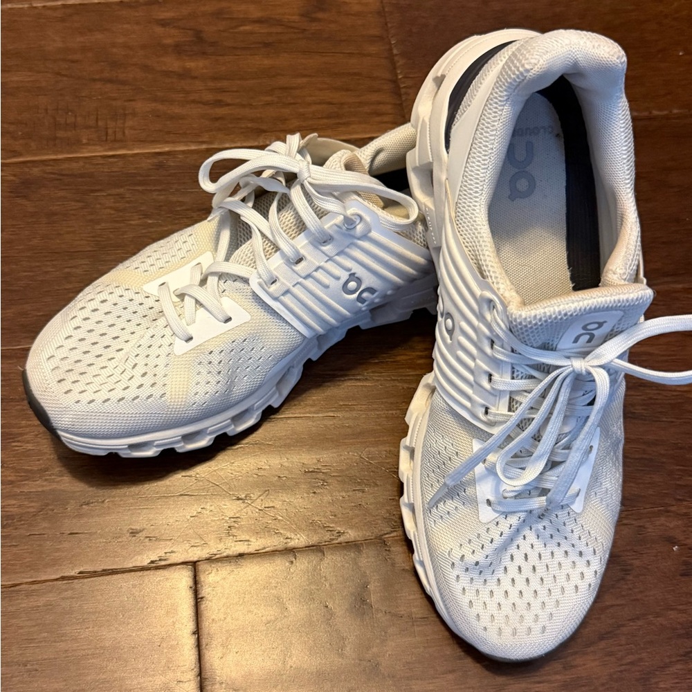 ON Running Cloudswift sz 9.5